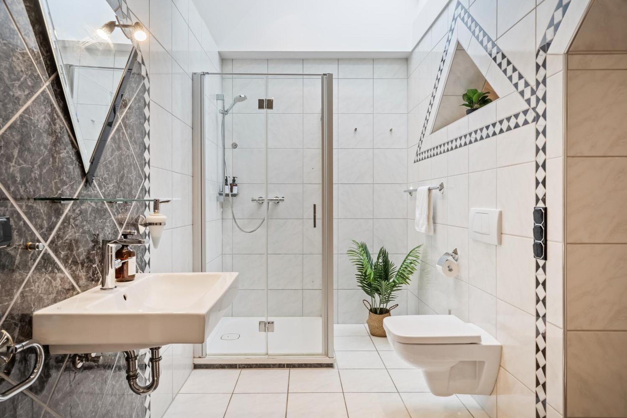 Stadtoase Fulda Mit Flair - Whirlpool, Balkon, 2Xparkplaetze, Highspeed Wlan Экстерьер фото