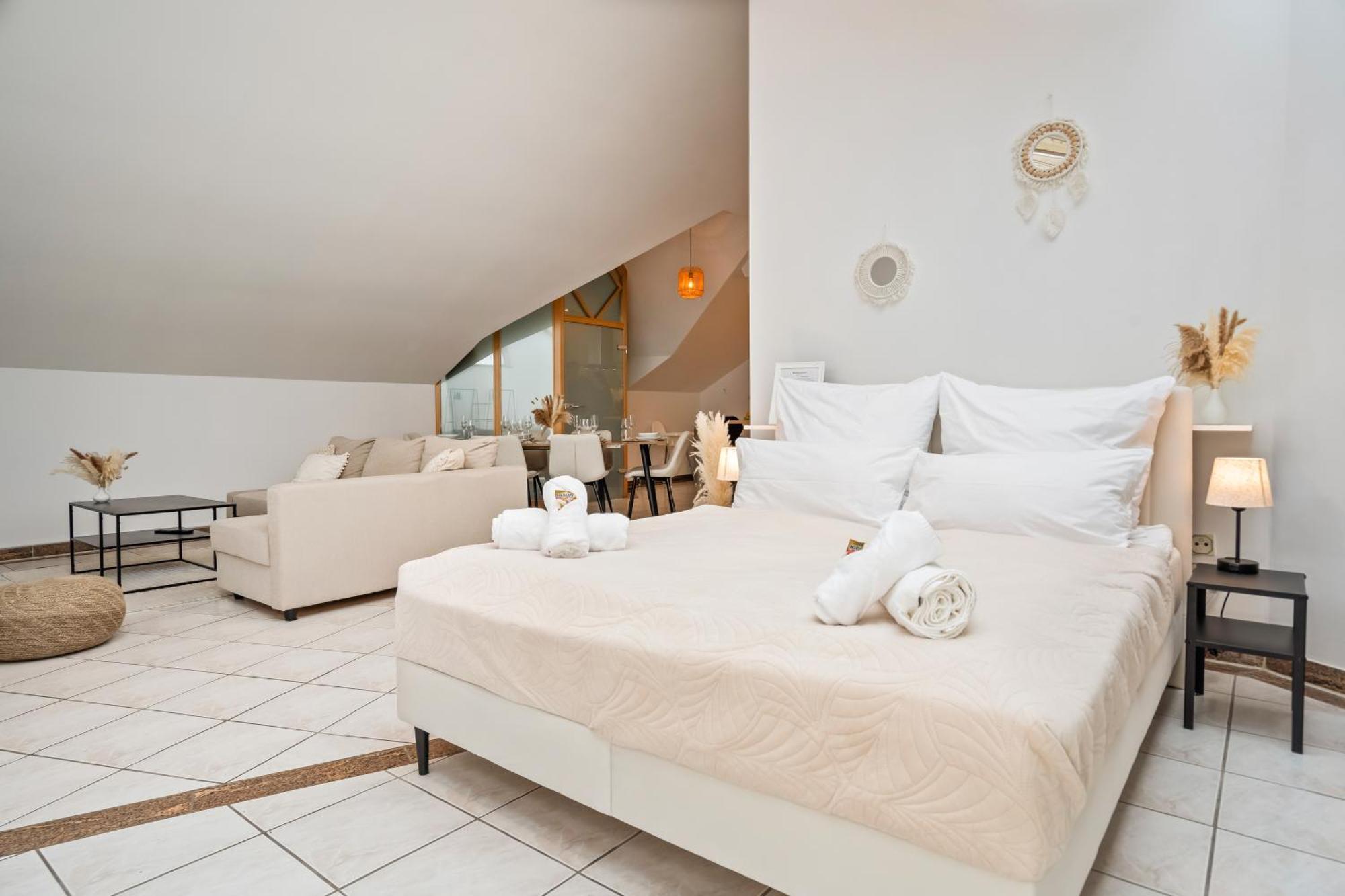 Stadtoase Fulda Mit Flair - Whirlpool, Balkon, 2Xparkplaetze, Highspeed Wlan Экстерьер фото